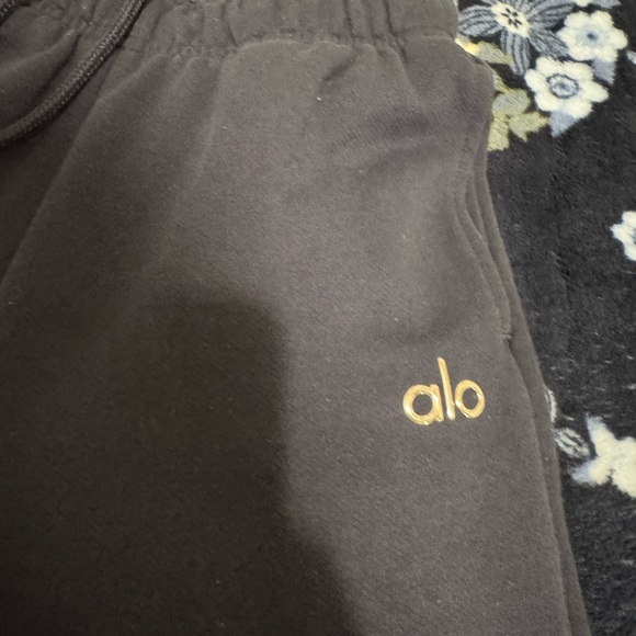 ALO YOGA Navy Accolade Matching Set - Picture 8 of 9